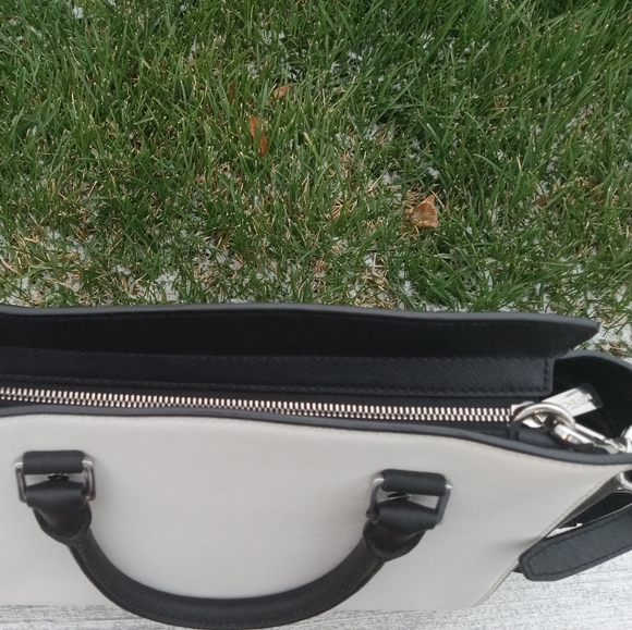 Sale🎄MICHAEL KORS purse - Picture 7 of 10